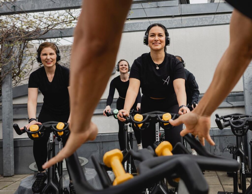 CYKL am Dach spinning am rooftop des mandalahof pop für den sommer 2025