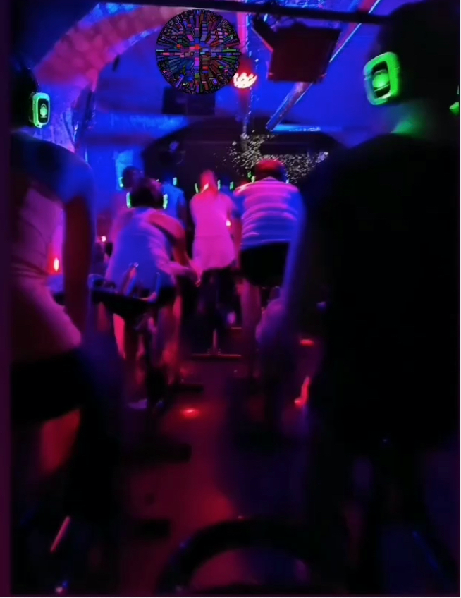 in good shape Studio Wien indoor disco cycling spinning in good shape